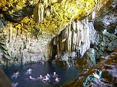 Ba&ntilde;o en la piscina natural